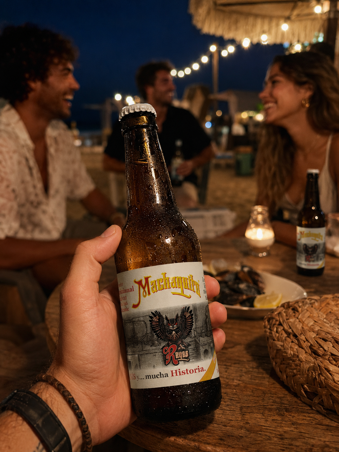La Pócima Prohibida, bien fría al atardecer bajo las luces